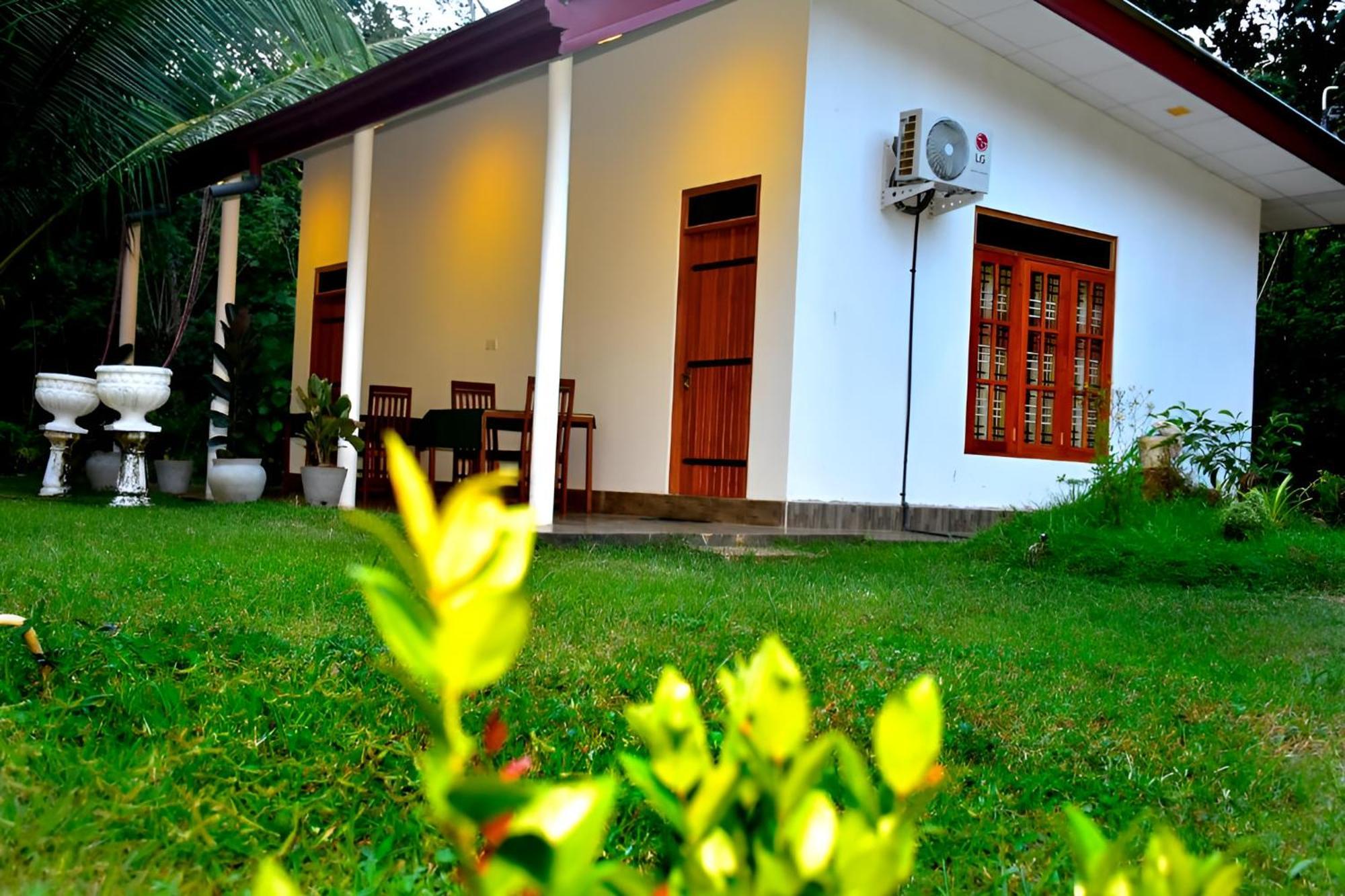 Little Ele Safari Lodge Udawalawe Luaran gambar